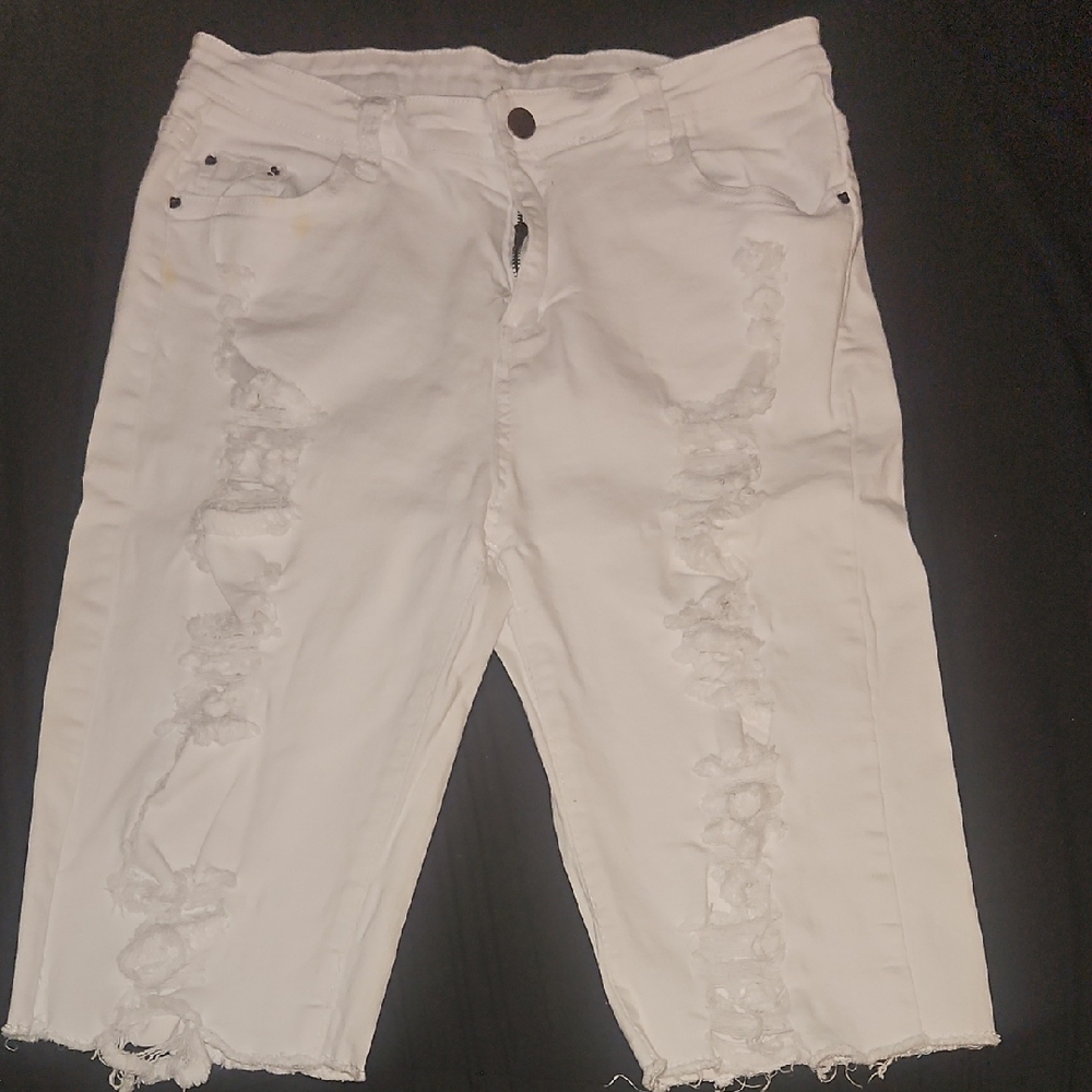 White Cropped Distressed Jeans with Frayed Hems